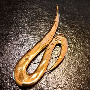 Vintage Ribnon Brooch